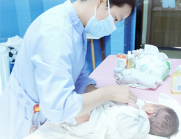 婴儿呵护
